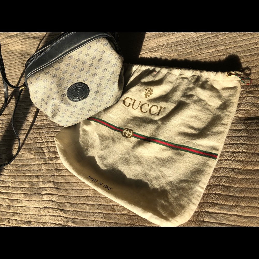 Gucci cute!! Cross body bag